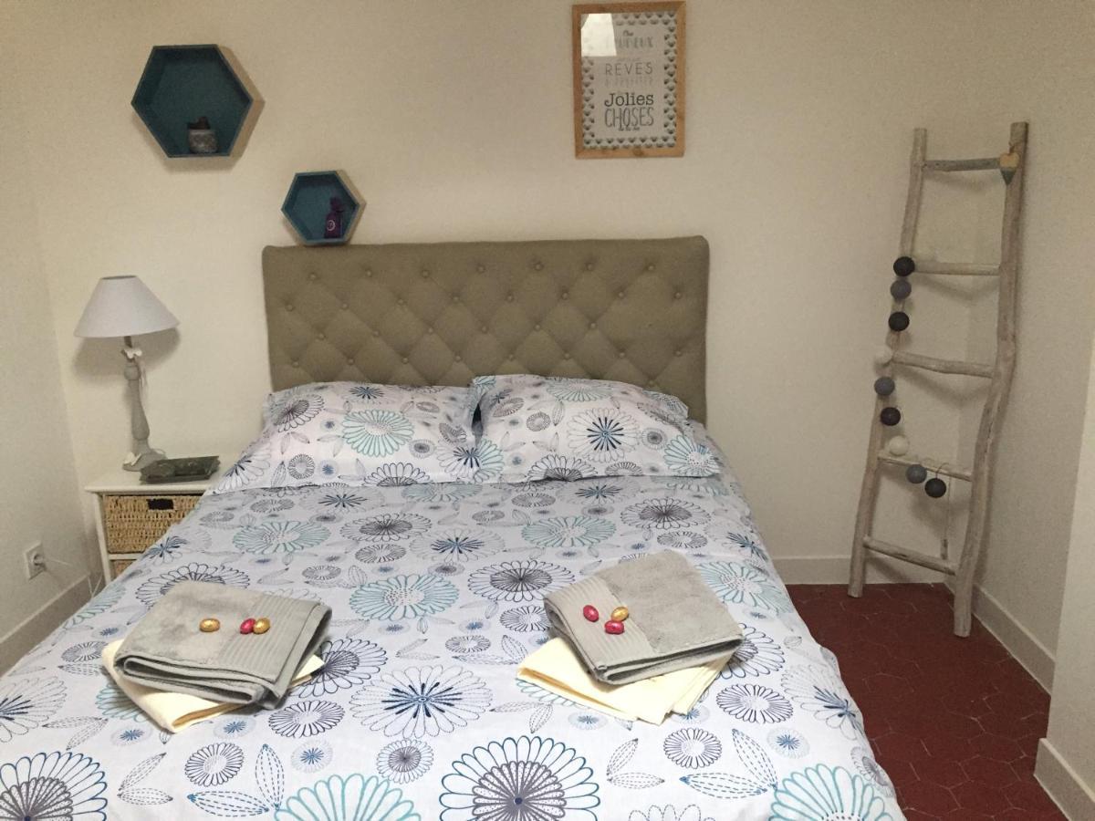 Un Soir Sous Les Etoiles Bed & Breakfast Chateauneuf-de-Gadagne Ngoại thất bức ảnh
